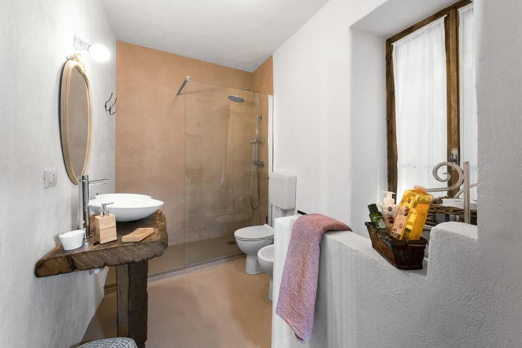 Al Vicolo Del Gallo Appartamento Varallo Exteriör bild