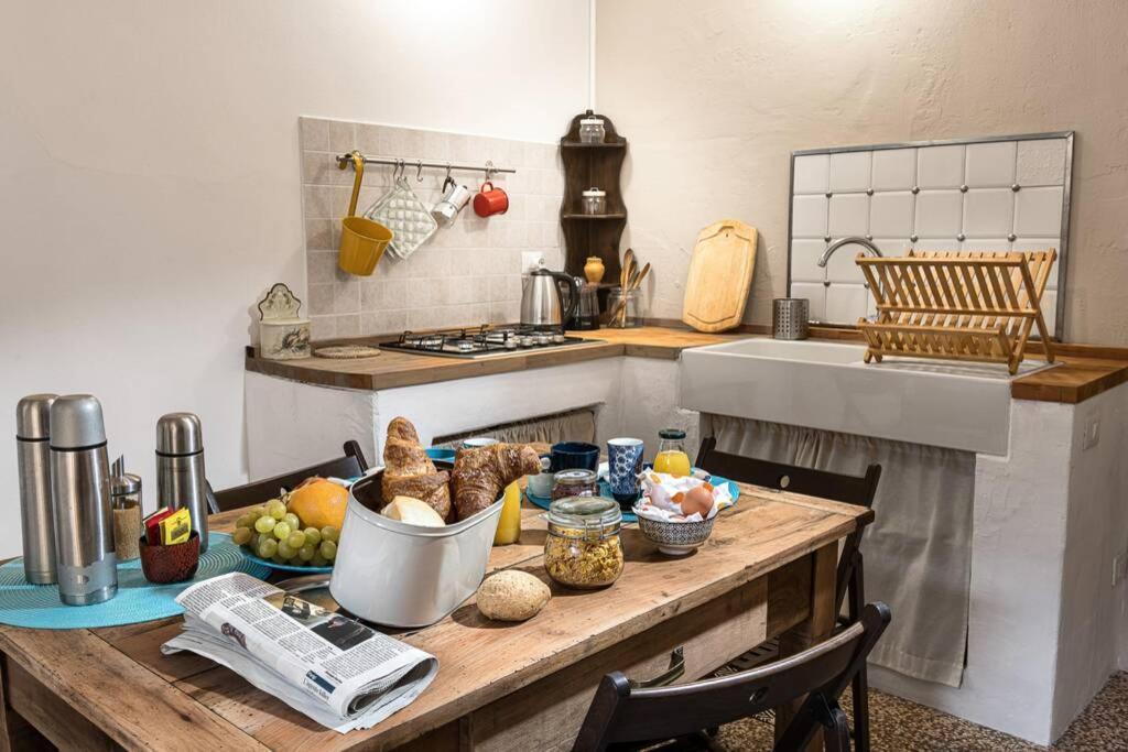 Al Vicolo Del Gallo Appartamento Varallo Exteriör bild